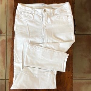 Kensie White Skinny Jeans / Stretchy Low-rise